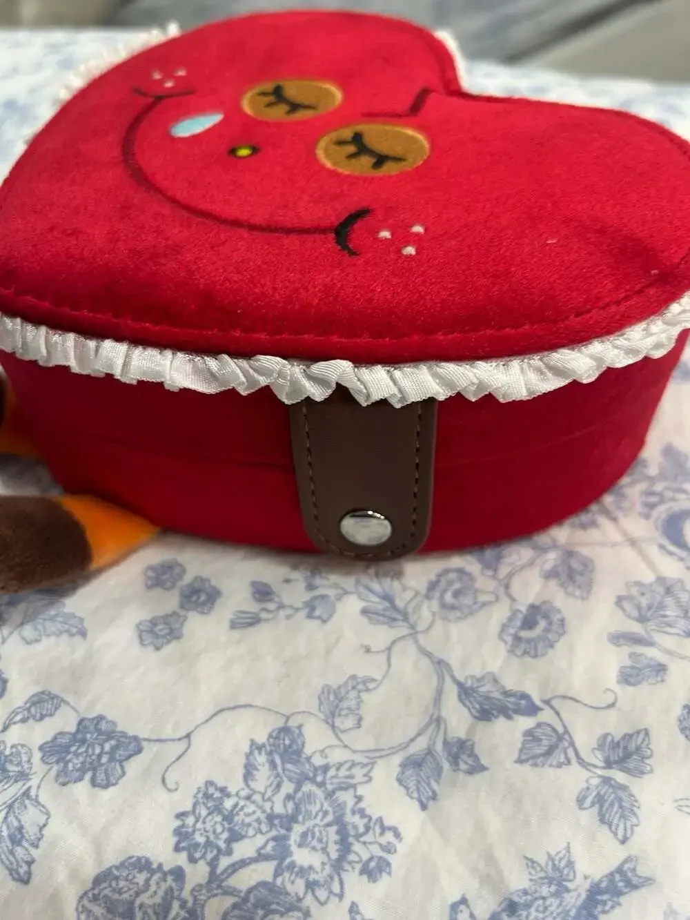 Pop Mart Crybaby Crying for Love Series Plush Heart Jewelry Box
